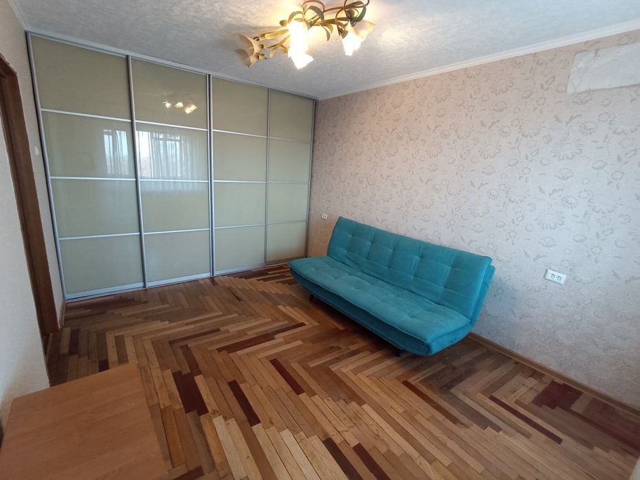 2к. квартира. Шевченківський р-н. Не торець.