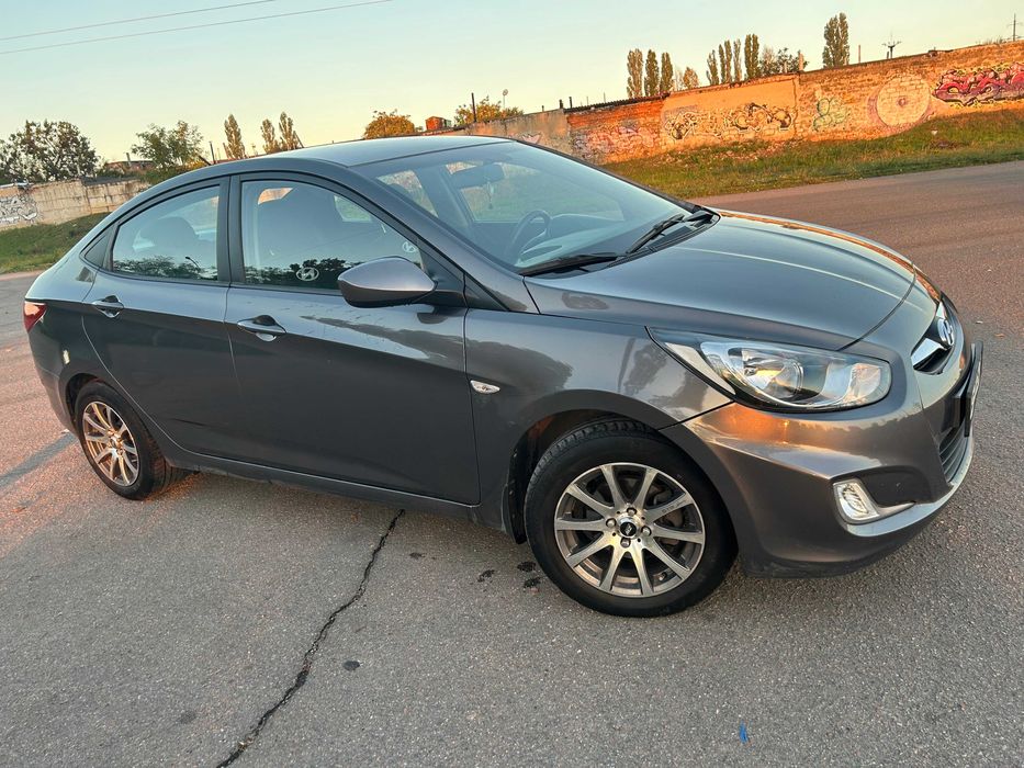 Hyundai Accent 2013