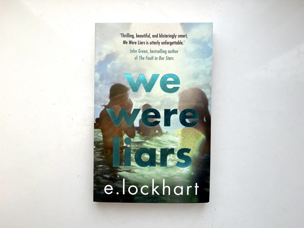 Книга «We Were Liars» E. Lockhart