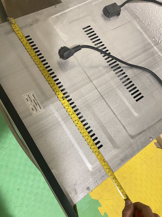 Продам духовку Eleyus