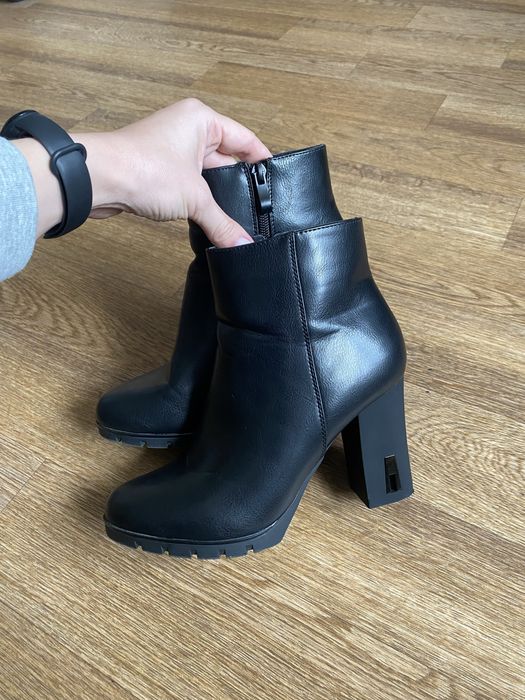 Ботильйони жіночі, стан ідеал, 38 розмір