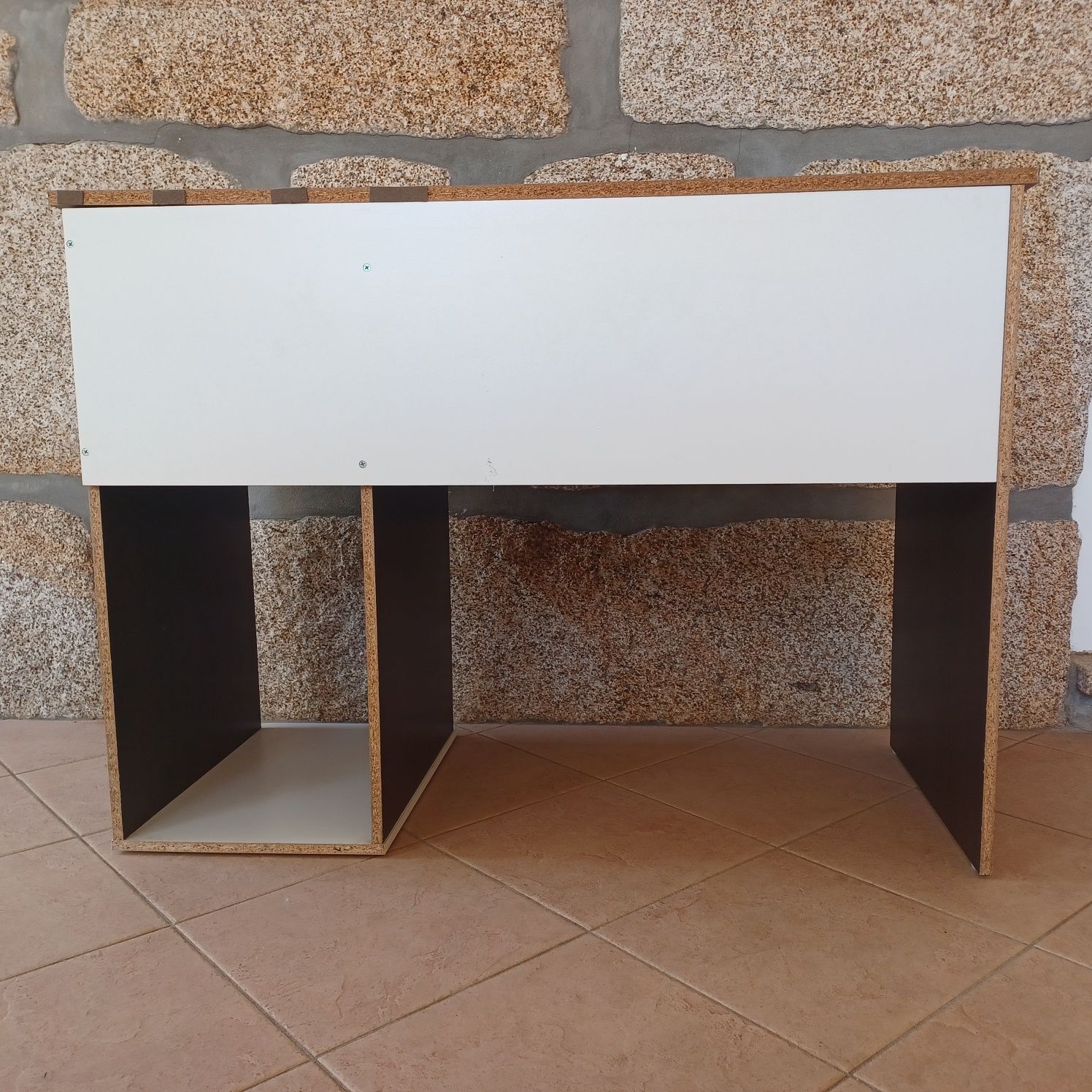 Secretária IKEA (preto e branco)
