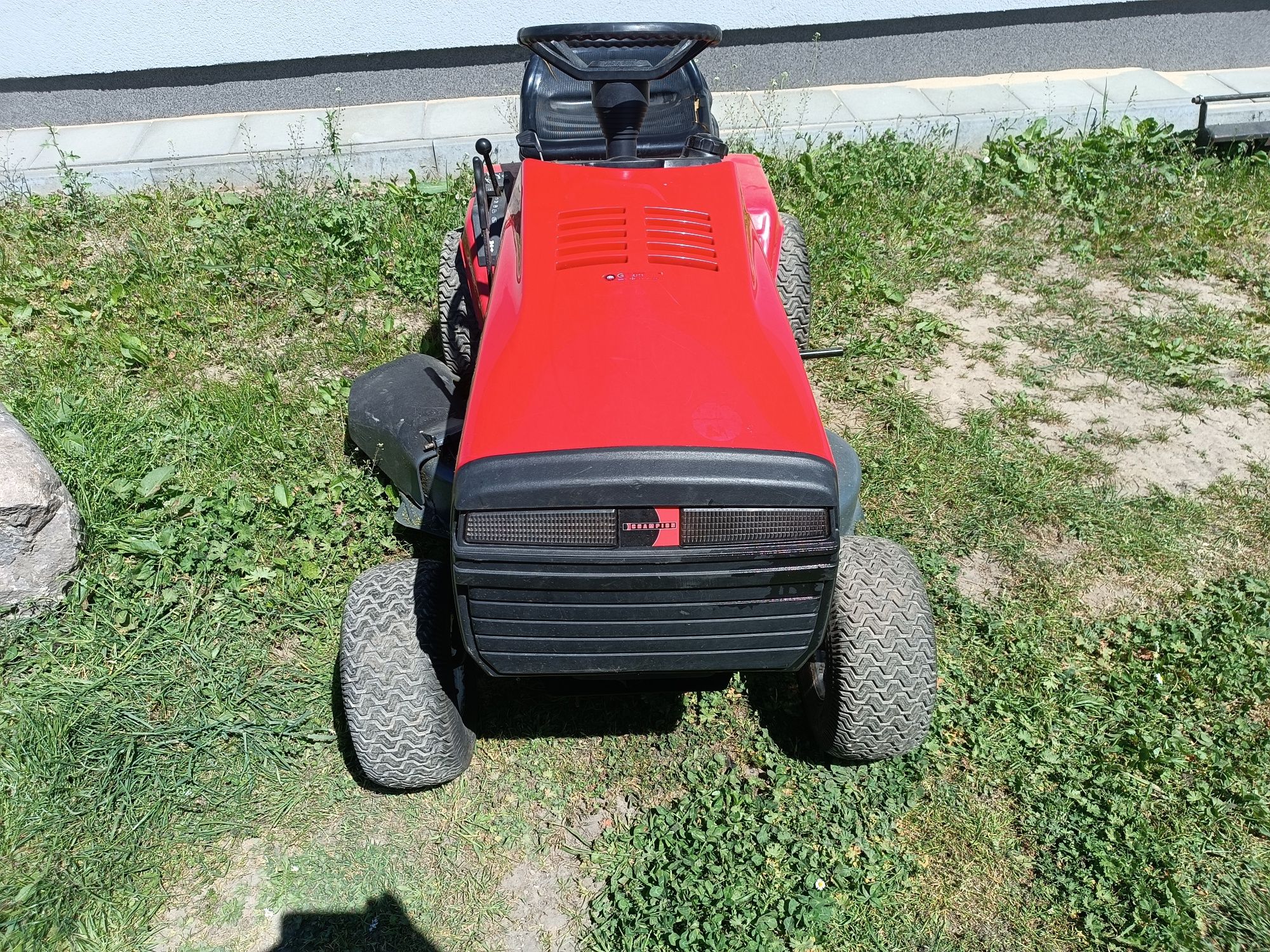 Traktorek Champion 12 hp husqvarna