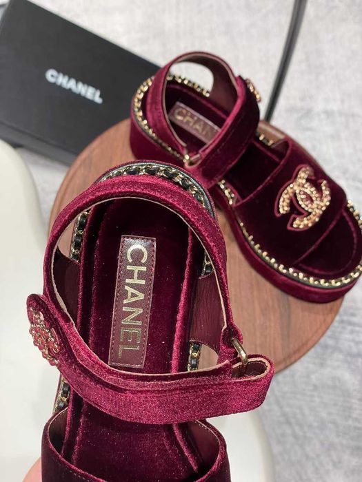 Buty, sandaly klapki, skora 210235