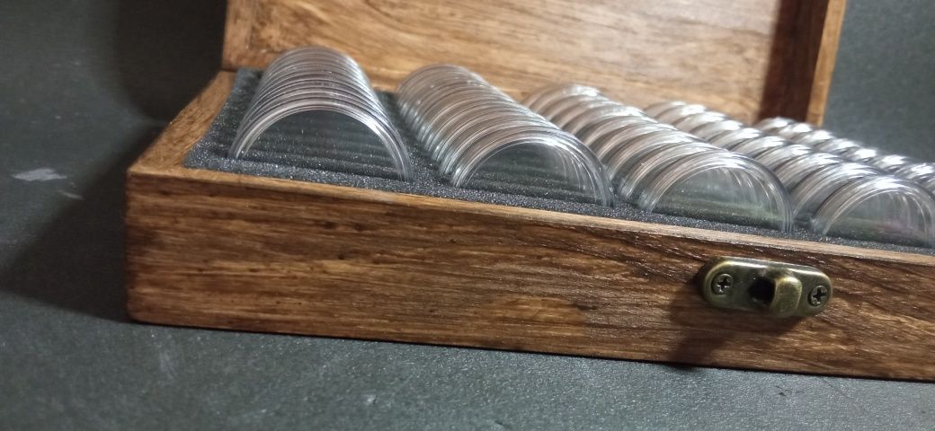 Kapsle na monety 30 mm z etui