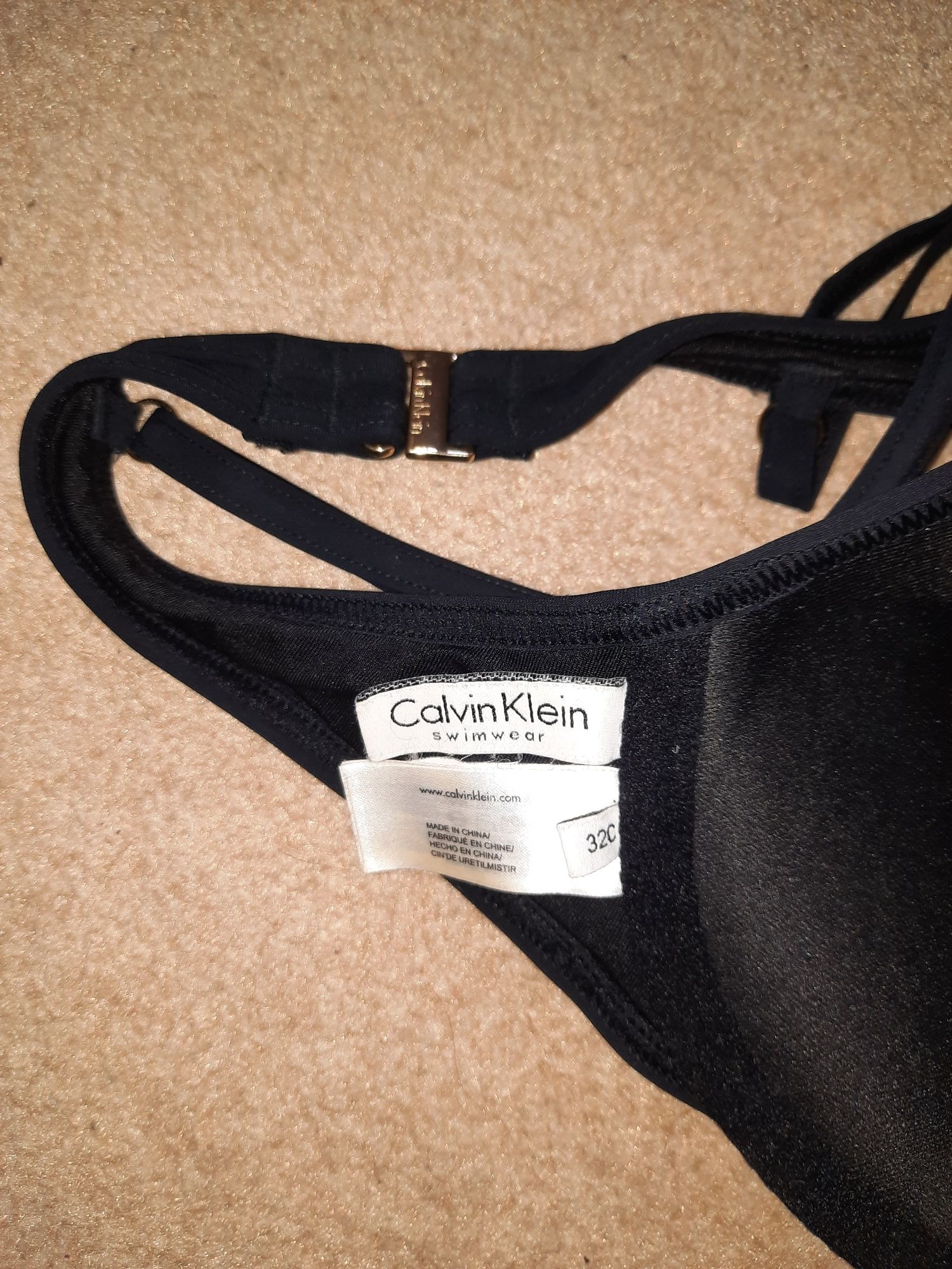 Женский вверх купальника Calvin Klein, размер s. 32C