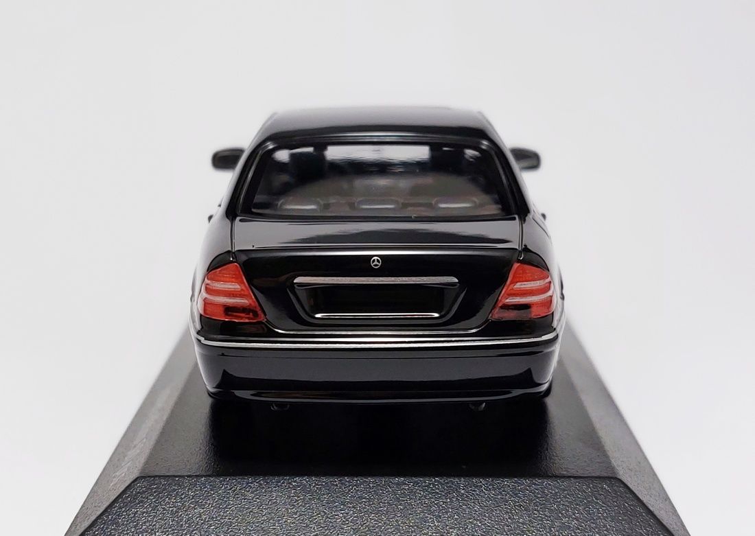 1:43 Mercedes S500 W220 (Minichamps) масштабная модель автомобиля