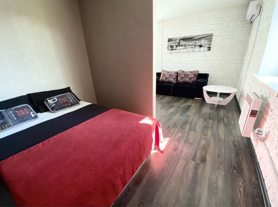 Сдам квартиру посуточно ., Пр. Богдана Хмельницкого 16 больница