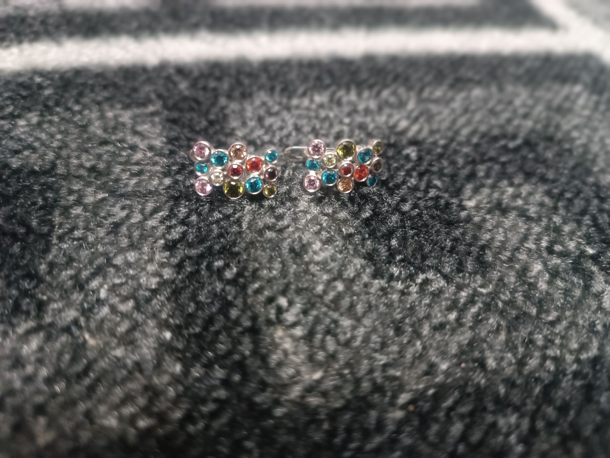 Сережки срібні з кольоровими камінцям