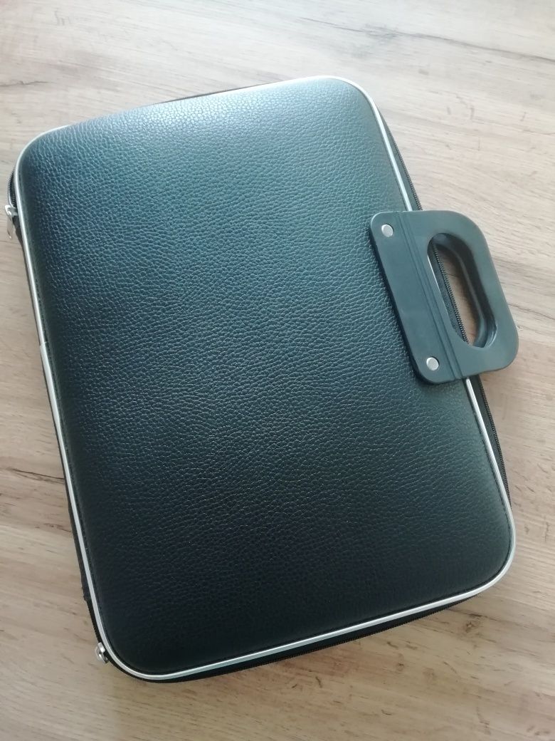 Torba etui na laptopa czarna
