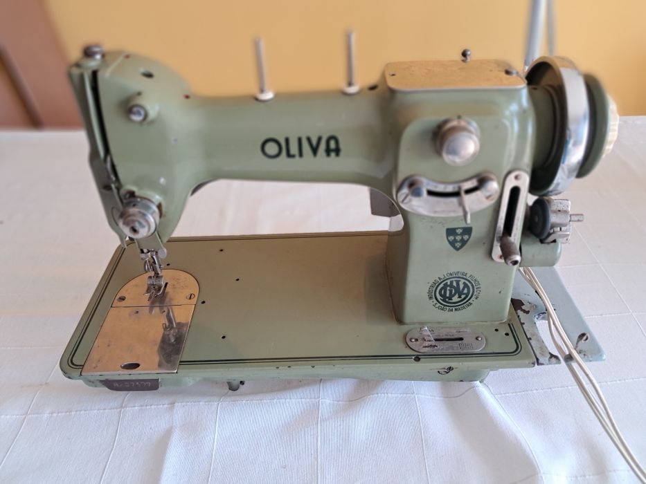 Máquina de costura Oliva