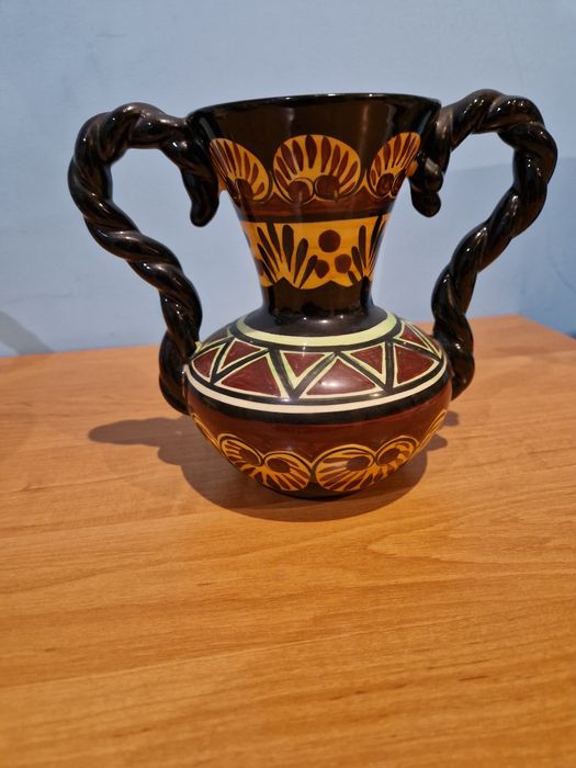 Piękny ceramiczny dzbanek