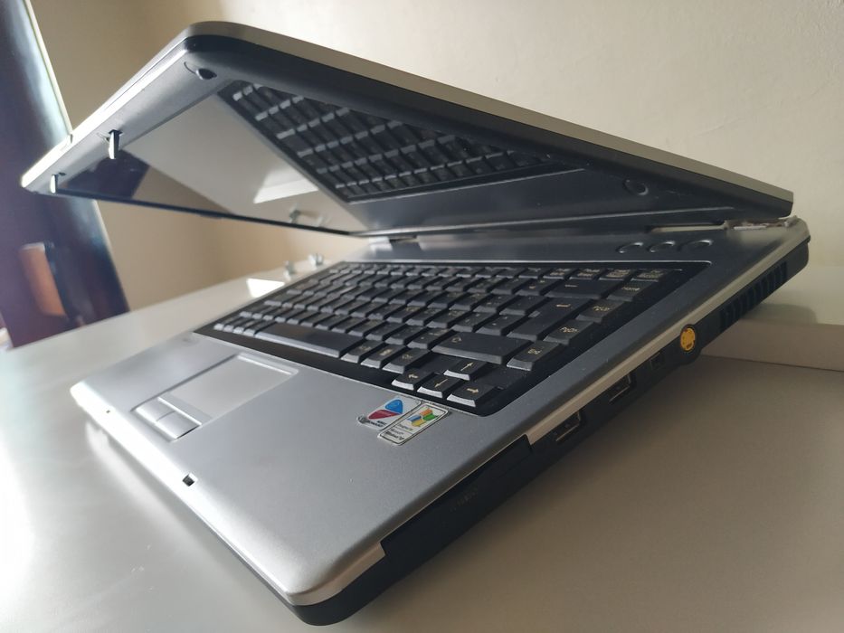 Fujitsu Amilo M1451G