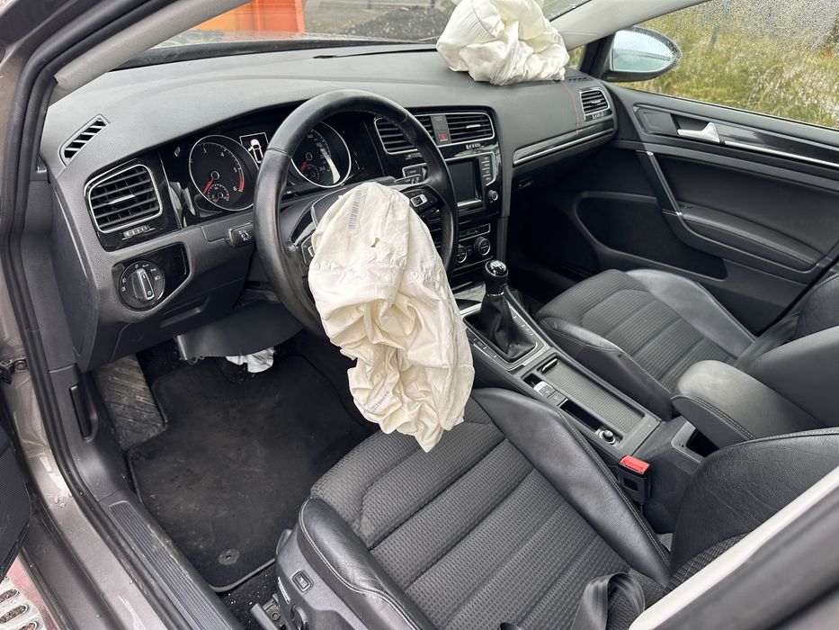 VW golf 7 kombi 2.0 tdi uszkodzony