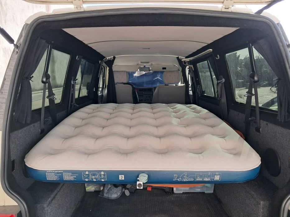 Colchão insuflável Decathlon Air Basic 140 c/ bomba de ar