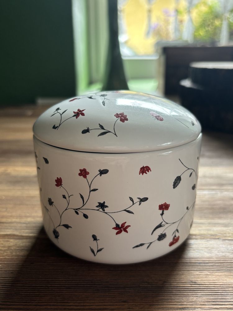 Pojemnik ceramiczny z pokrywką Ikea Boasjö