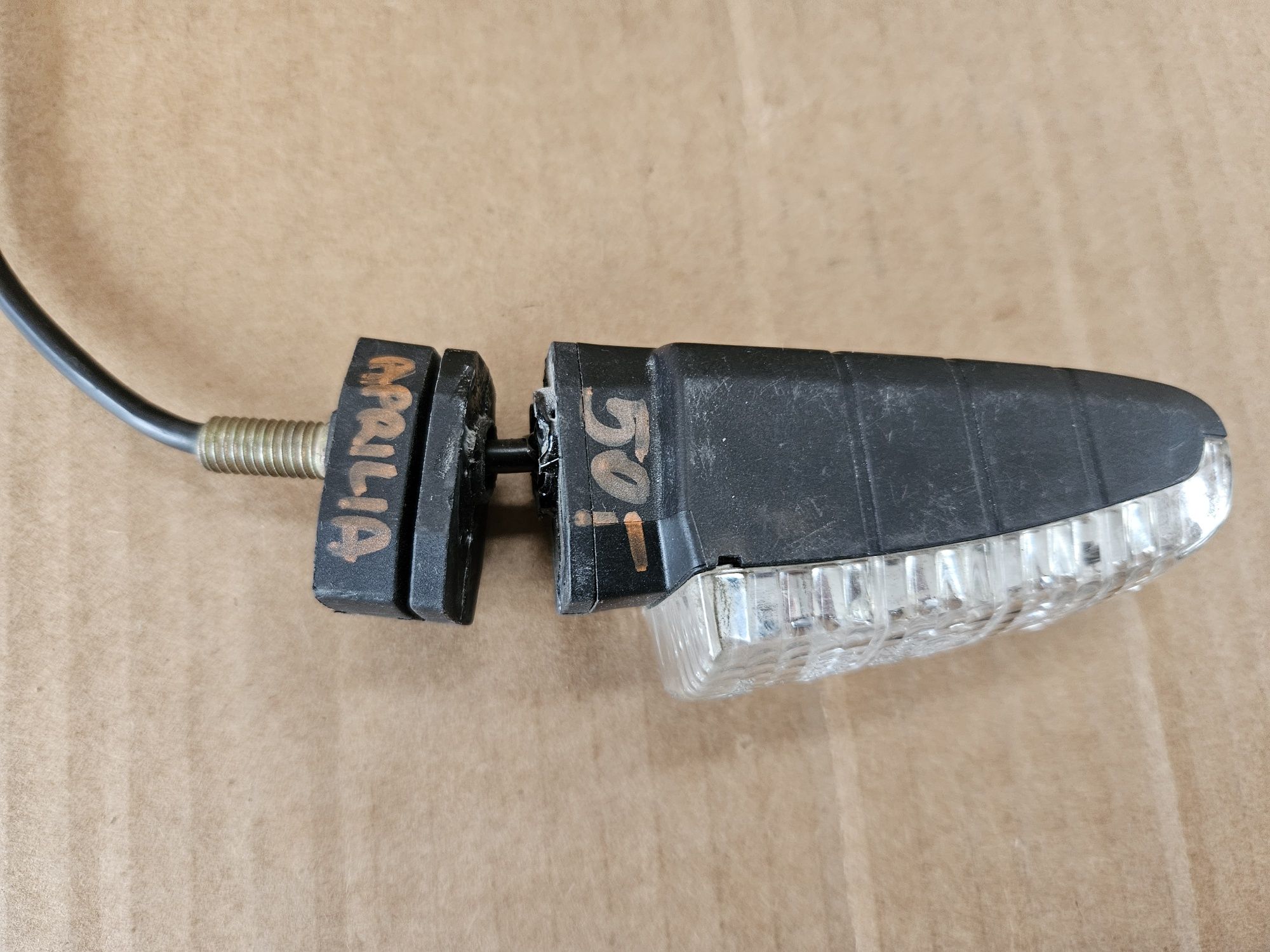 Aprilia RS 50 RS 125 RS50 RS125 kierunkowskaz prawy przód przedni 06-1