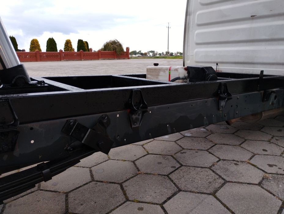 Iveco daily 2.3 z 2011 roku blizniam wywrotka mały przebieg nowe opony