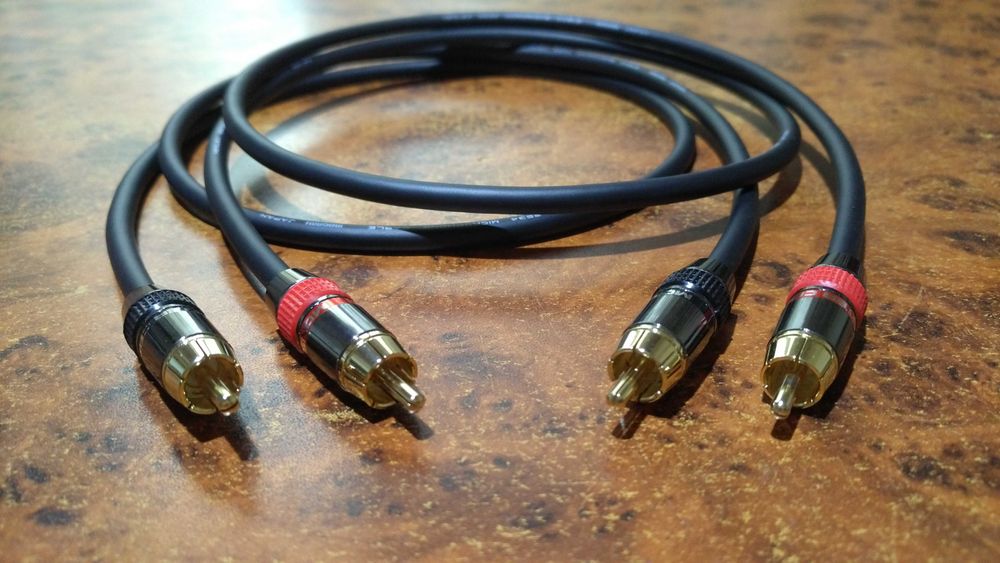 Hi-Fi межблочная пара 2RCA/2RCA MOGAMI 2534 (Japan) направленный экран