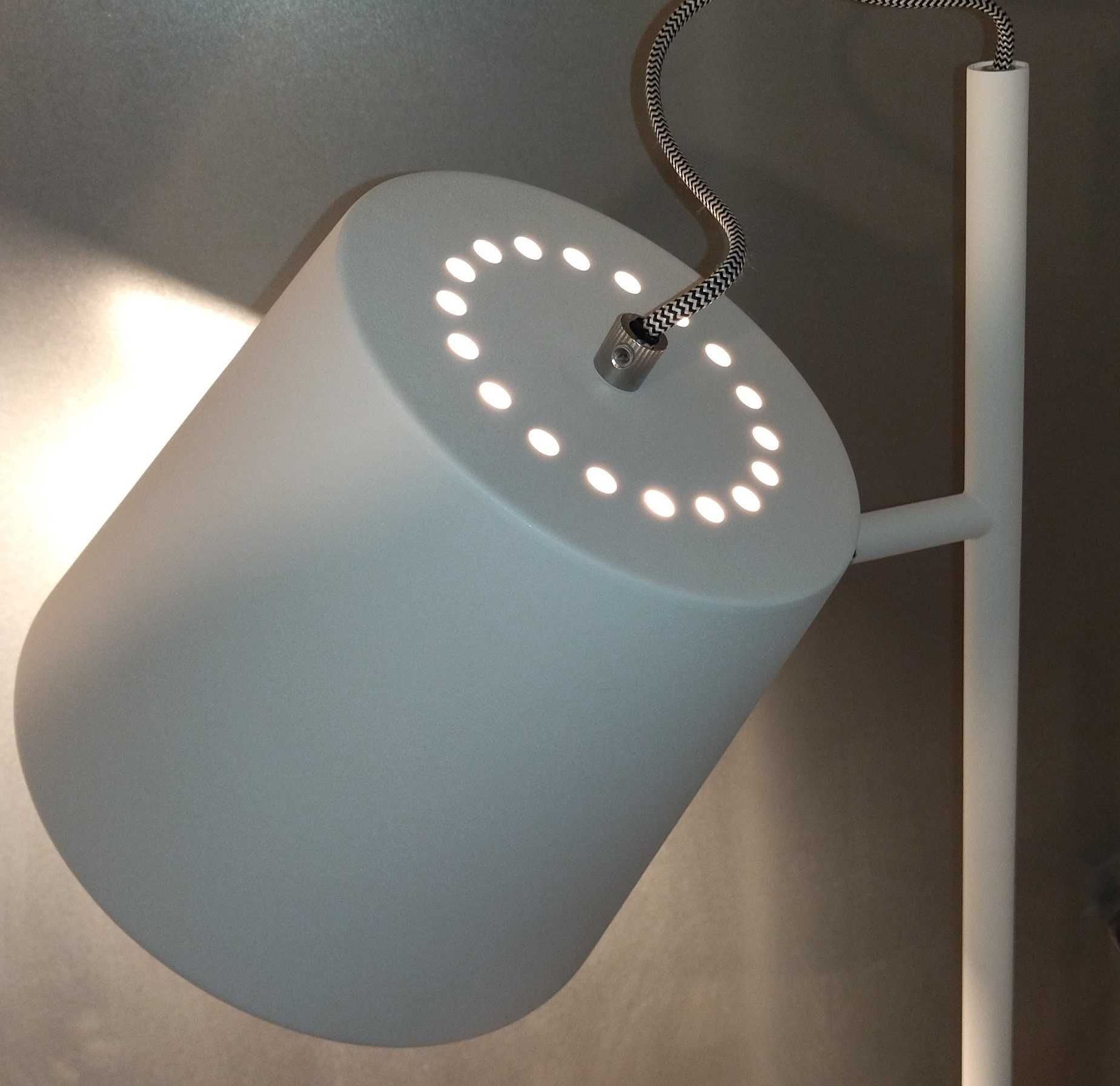 Zuiver lampa podłogowa BUCKLE HEAD