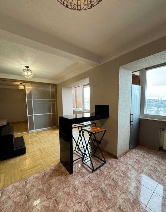 Двокімнатна квартира в центрі - без блекаута !