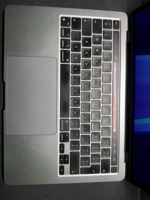 MacBook Pro 13 M1 [2020] 16GB RAM 256 GB SSD TouchBar