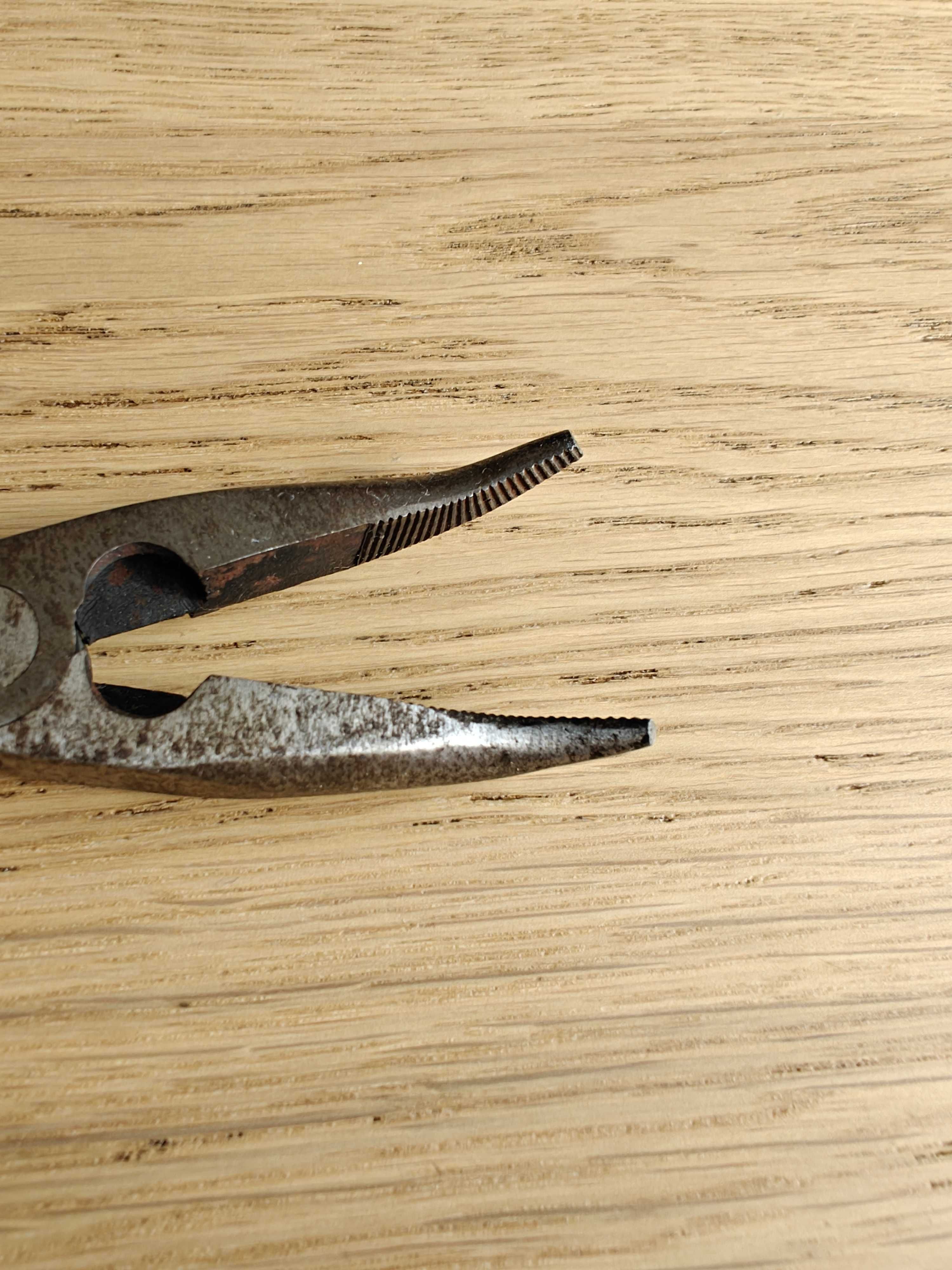 Szczypce wydłużone wygięte Topex 160 mm DIN5743