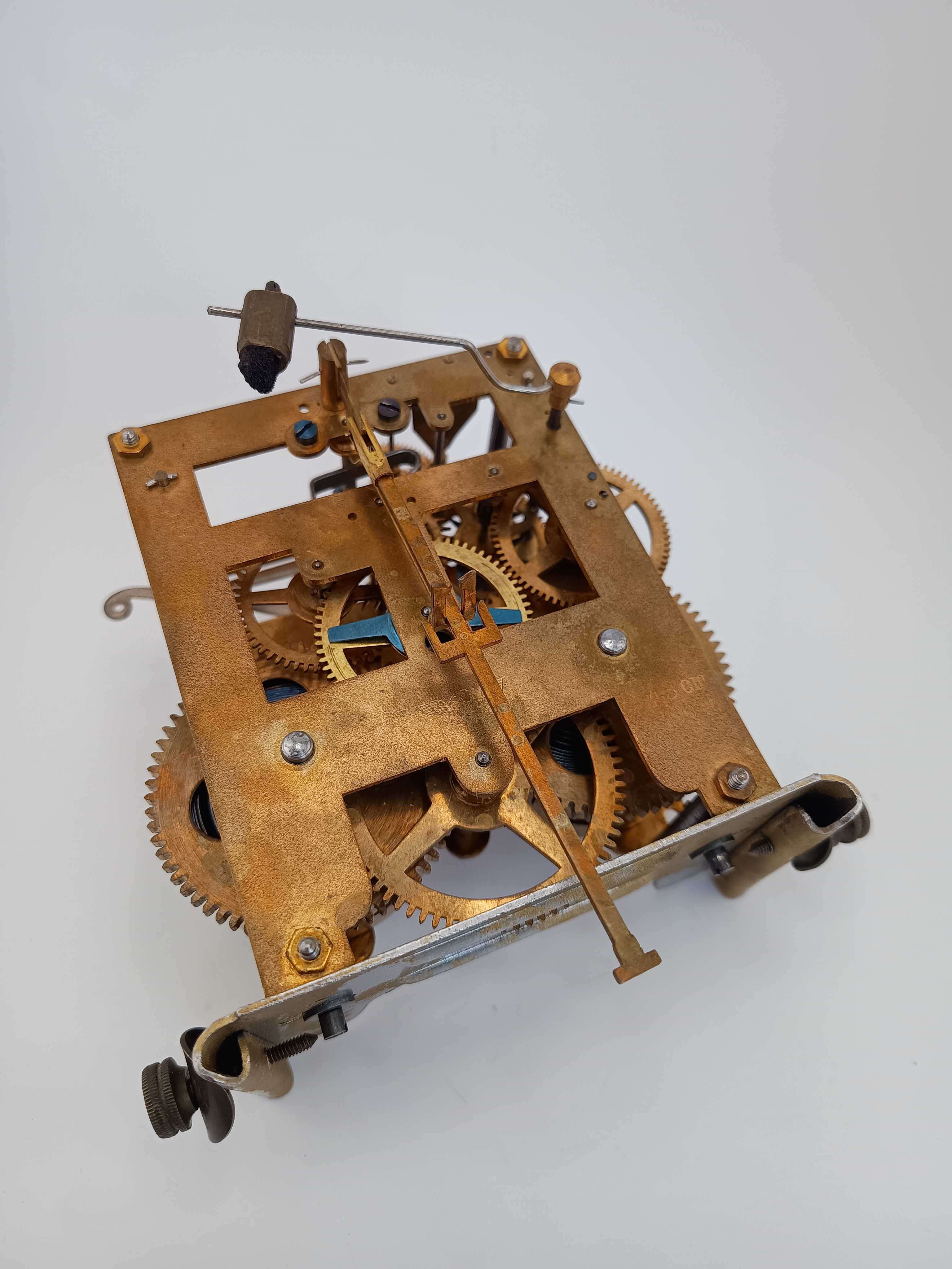 Mechanizm do zegara wiszącego Kienzle (5)