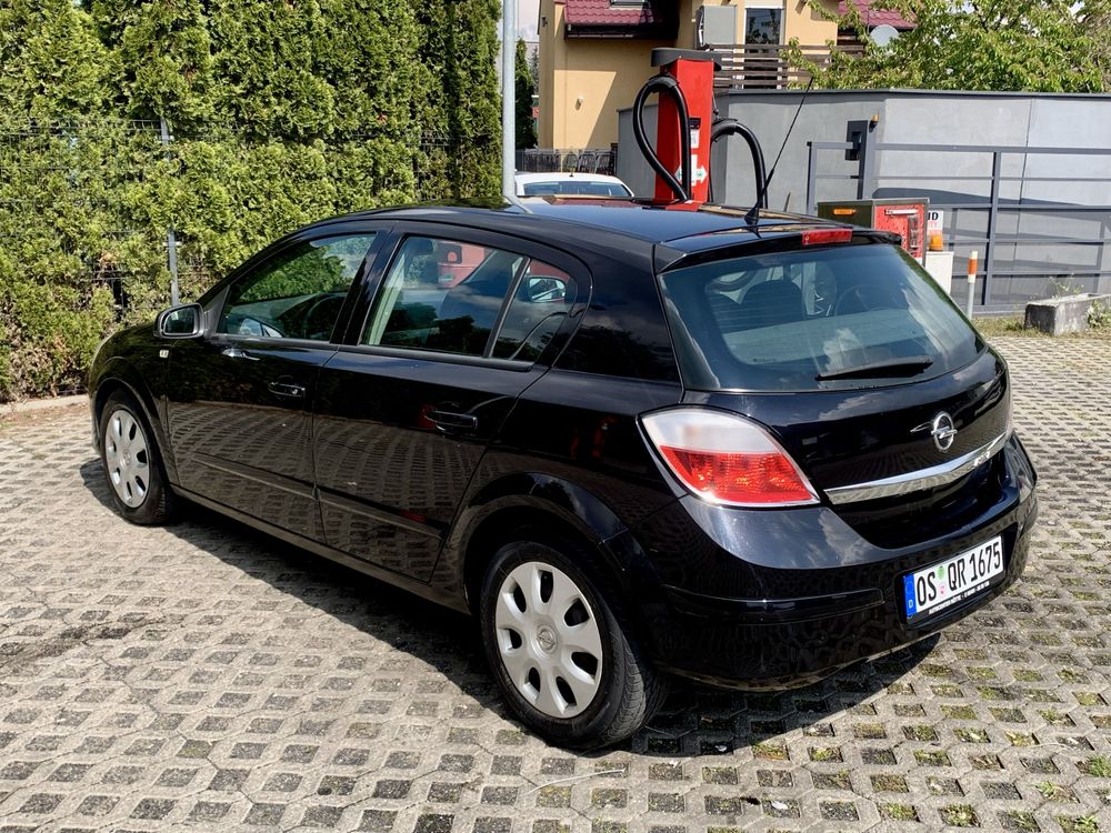 Opel astra H 1.6benzyna