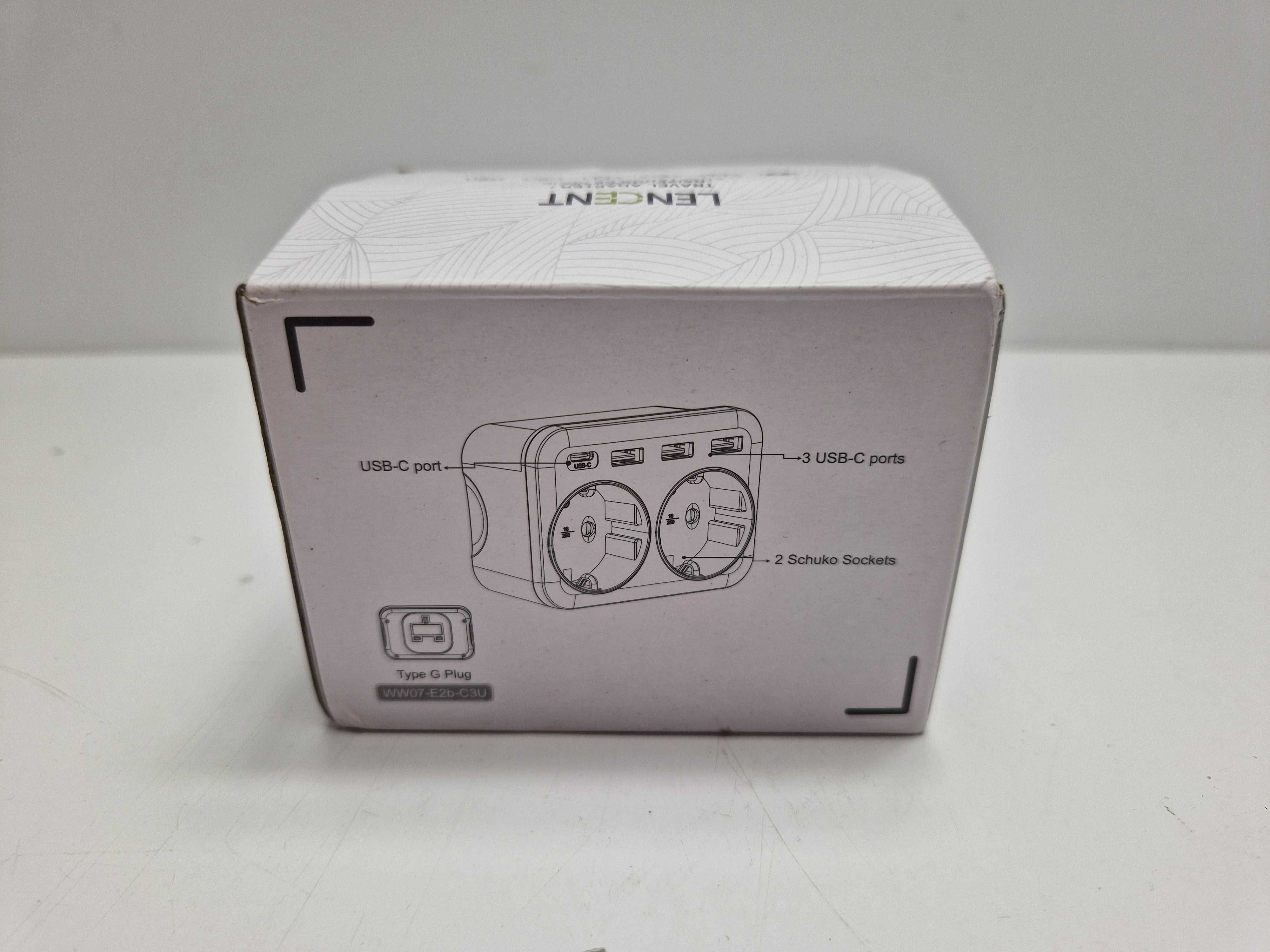 Lencent 6 w 1 - uniwersalna ładowarka z 2xac, 3xusb, końcówka Uk