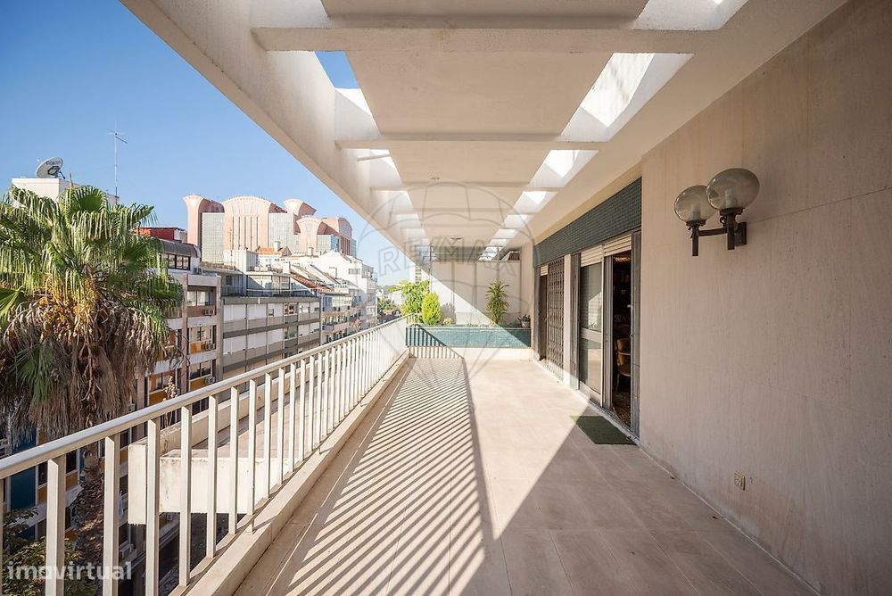 Apartamento T4 para venda