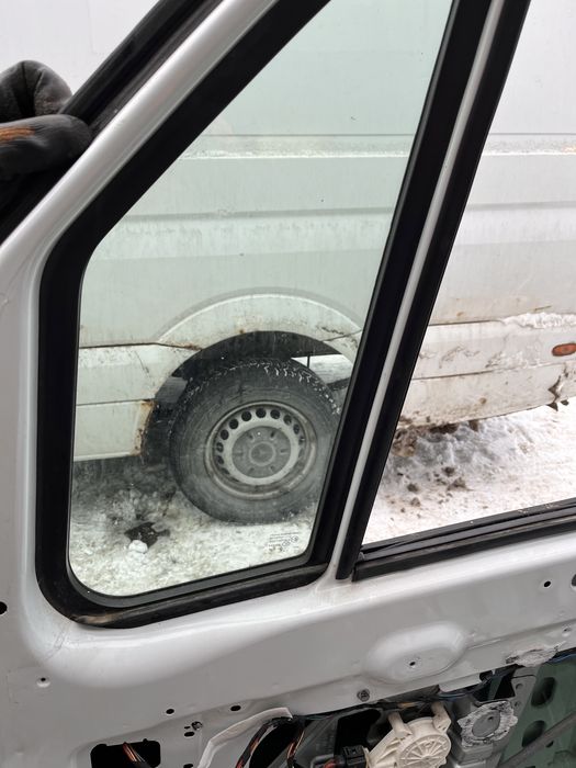 Mercedes sprinter 906 lift szyba boczna prawa trojkat