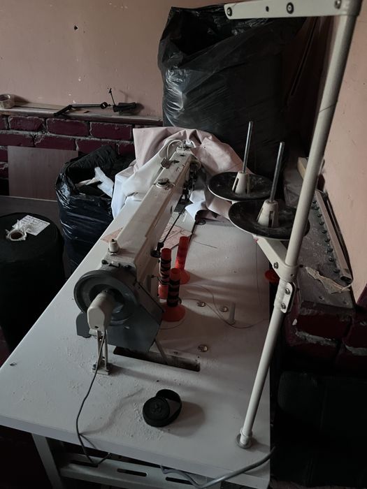 Промислова довго рукавна швейна машина