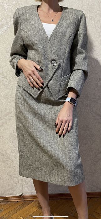 Костюм из натуральной шерсти