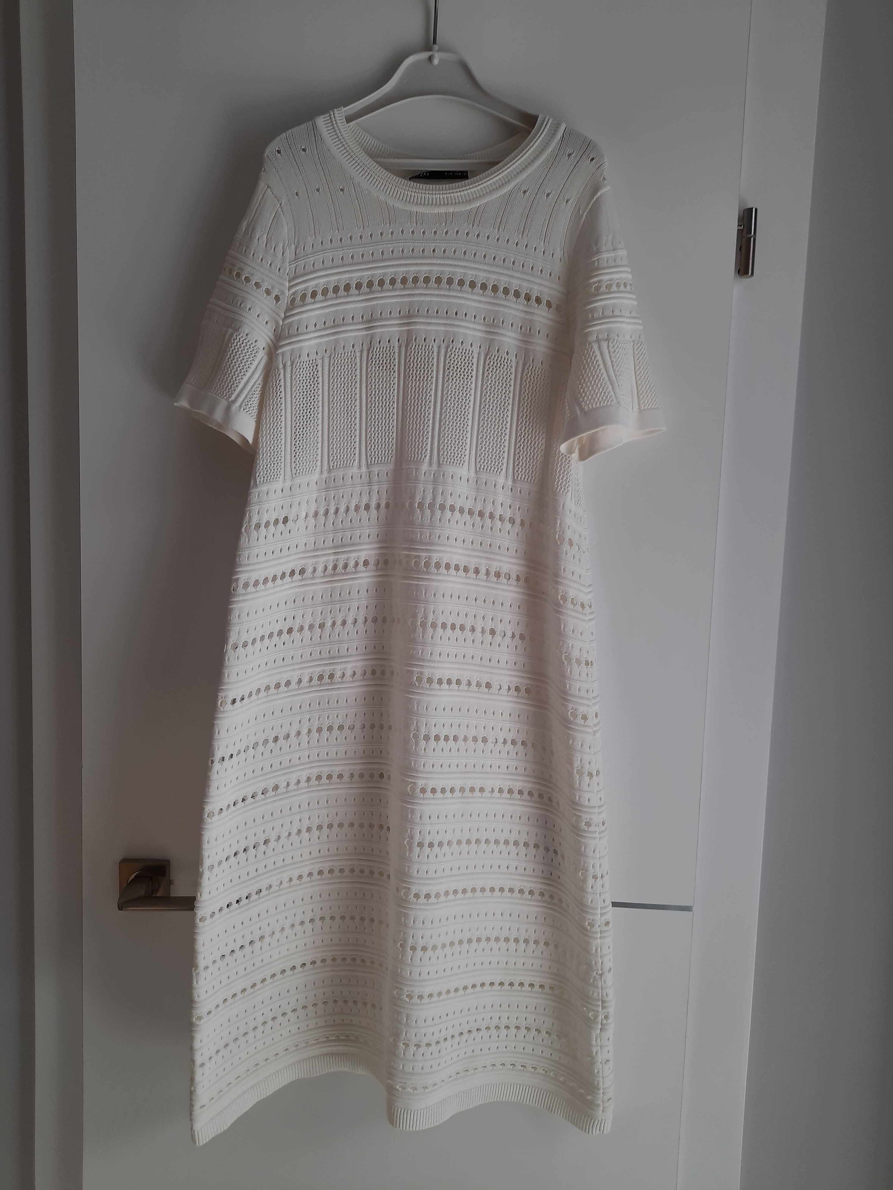 Ażurowa biała sukienka Zara