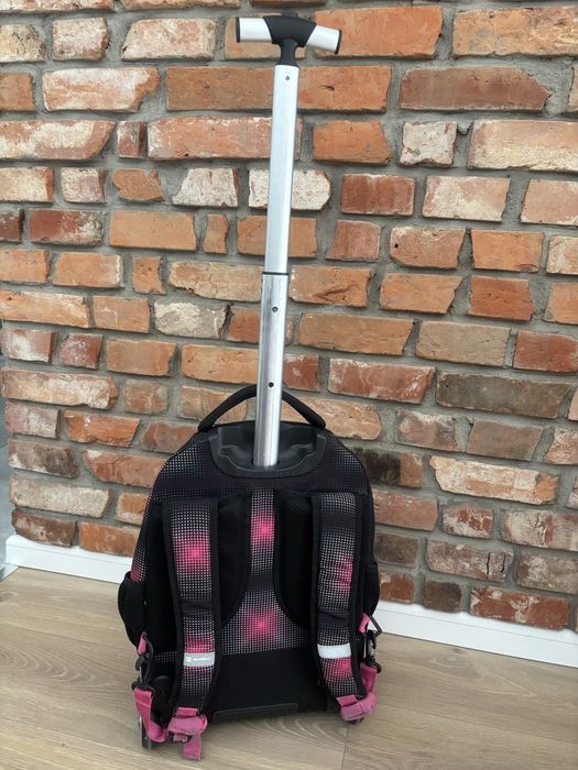 Plecak szkolny na kółkach