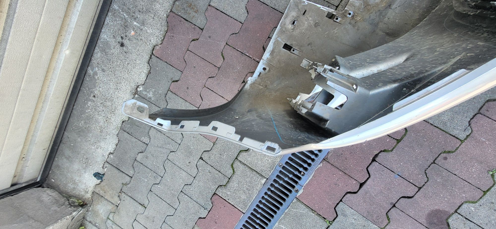 Zderzak przód Isuzu D MAX III GRILL