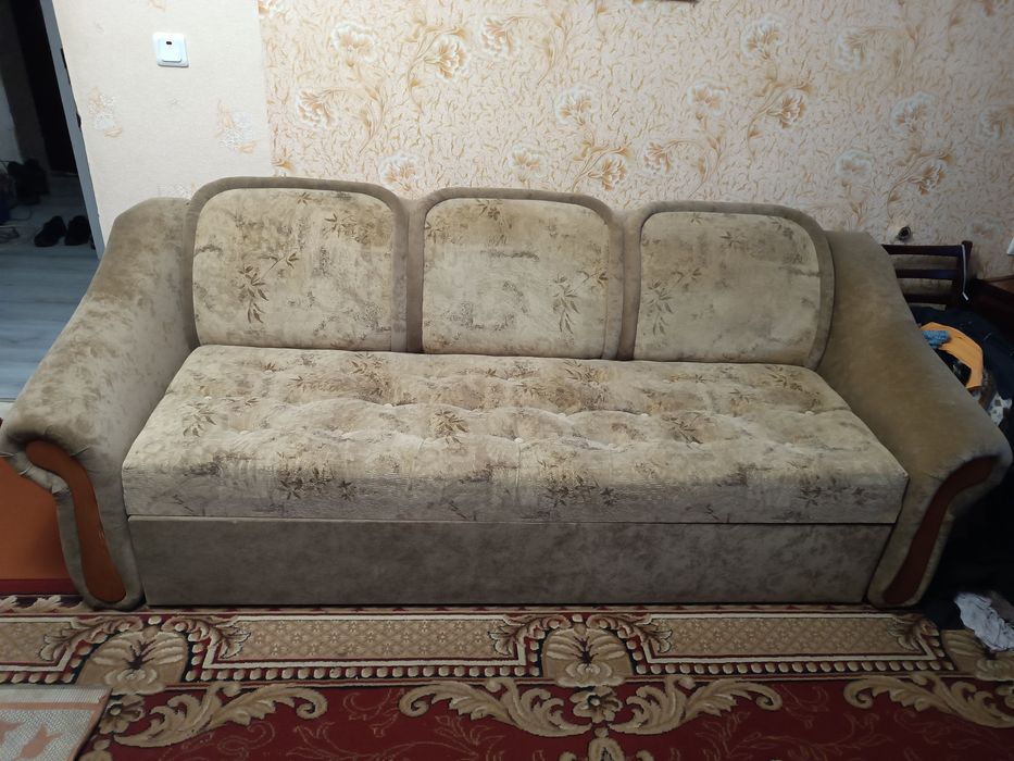 Диван розкладний в гарному стані
