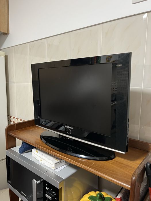 TV Samsung Pequena