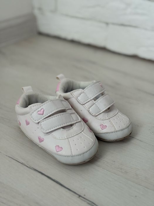 Дитячі кросівки//