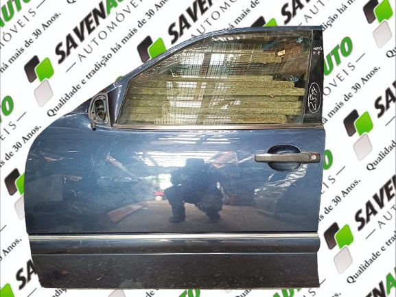 Porta frente esquerda MERCEDES-BENZ Classe C (W203)