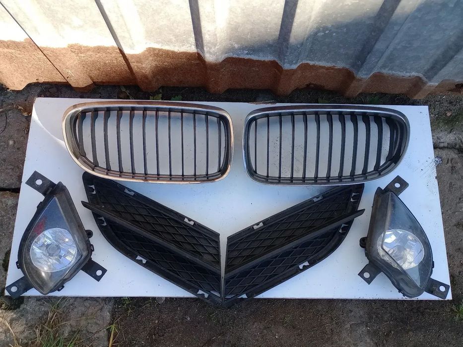 Halogeny kartka zderzaka, grill atrapa nerki lewa/prawa  BMW E09/91 LCI
