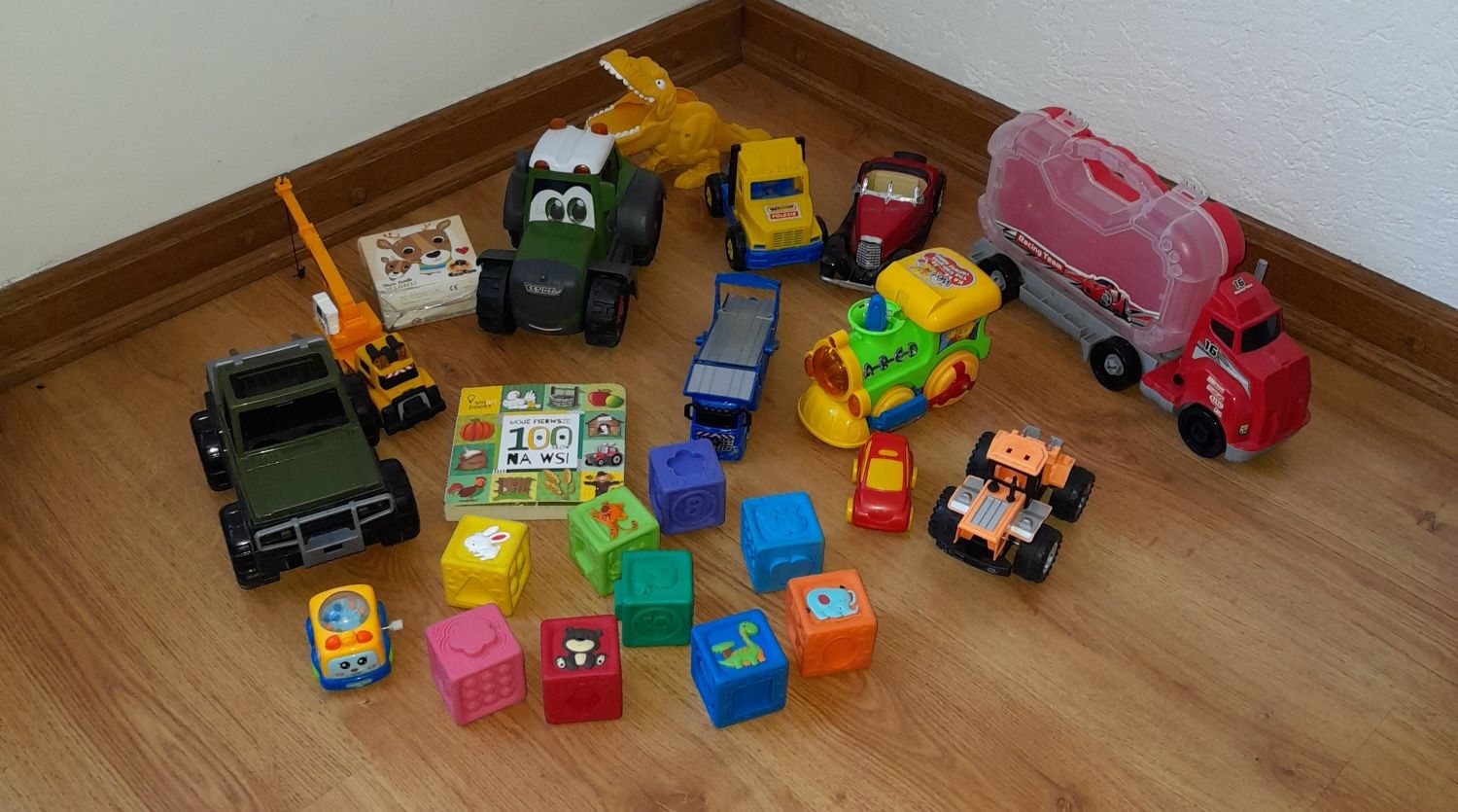 Zabawki dla chłopca mix traktor samochód +gratisy
