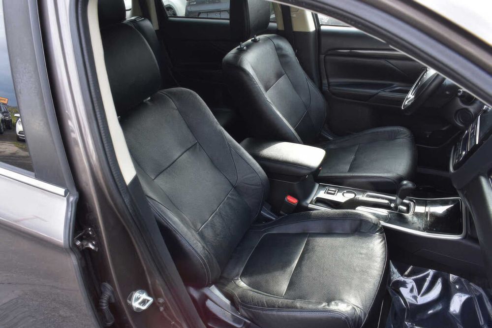 Mitsubishi Outlander      2018