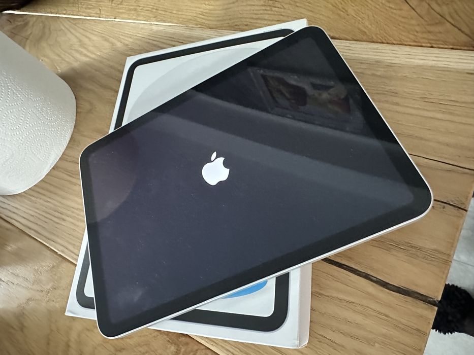 Apple iPad 10.9-inch 64GB Silver