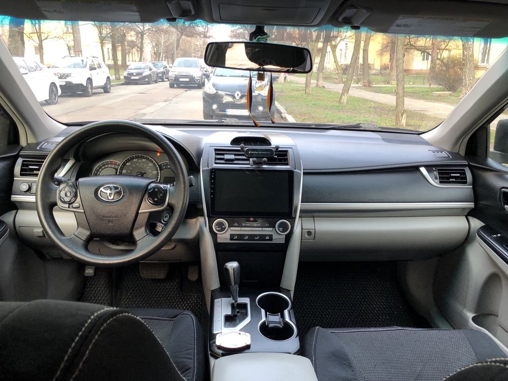 Продам TOYOTA CAMRY 2014 рік 12600$