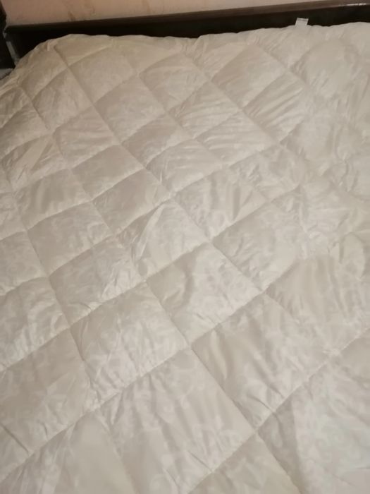 Нова велика  стьобана демісезонна  Ковдра, розмір 172*205.
