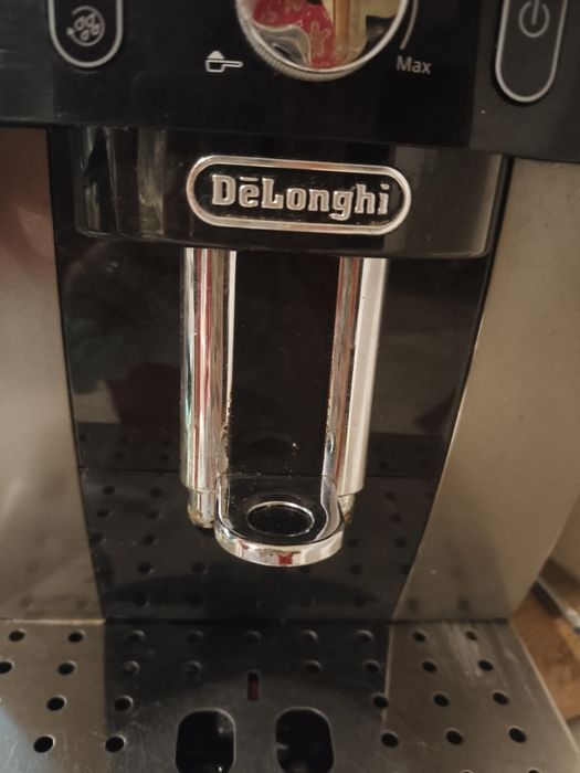 Express do kawy DeLonghi magnifica s