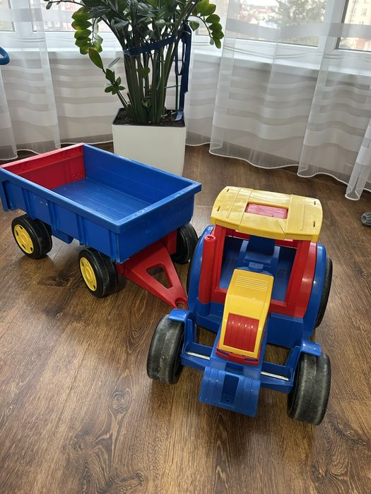 Іграшковий трактор Wader