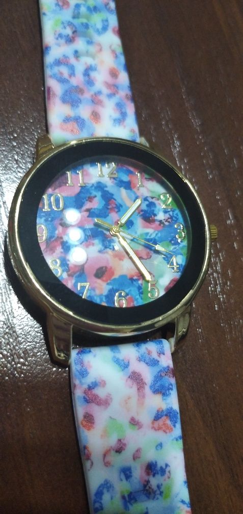 Zegarek damski kolorowy wiosna